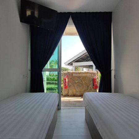 Solesor Kampong Beach Resort Port Dickson Dış mekan fotoğraf