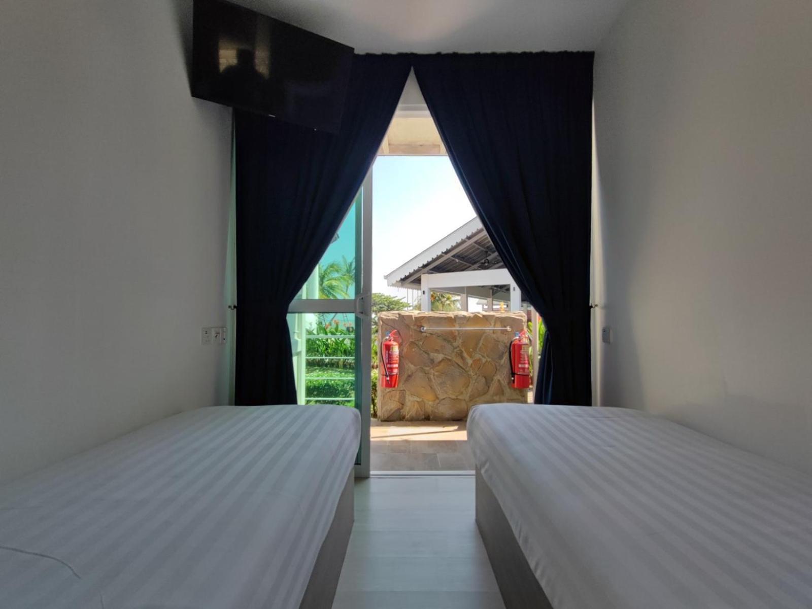 Solesor Kampong Beach Resort Port Dickson Dış mekan fotoğraf
